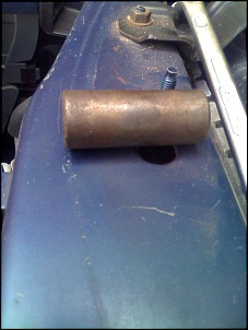 Comprei um Xterra e... GOSTEI!!!-peca-encontrada-entre-o-motor-e-chapa-de-protecao-do-motor.jpg