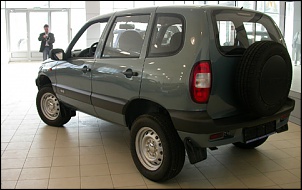 -112_0612_02z-2006_chevy_niva-rear_left.jpg