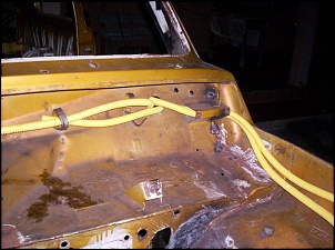 Gorki-cofre-motor-limpador-nivel-freio-.jpg