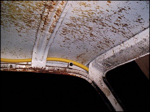Gorki-teto-acima-porta-motorista.jpg