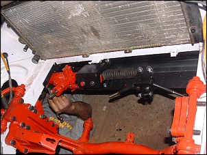 Niva Poch-143susp-diant-e-suporte-caixa-dir.jpg