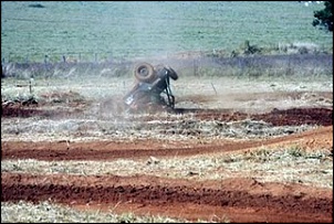 Coluna Mundo Off Road - Mulheres no Mundo Off Road-telma-capotando.jpg