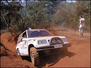 -trilha-15092007-vitara-subindo-barranco-na-lair.jpg