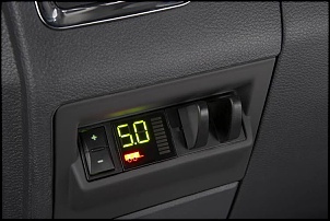 -163_0902_12z-2010_dodge_ram_2500_laramie_crew_cab-inteiror_view.jpg
