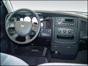 -2005-dodge-ram-2500-slt-quad-cab-long-bed-2wd-truck-dashboard.png