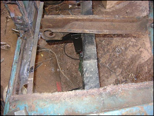 F75 2012 (zuzu)-imagem-100-pickup-assoalho-esuerdo.jpg