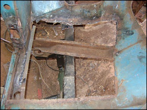 F75 2012 (zuzu)-imagem-101-pickup-assoalho-esquerdo..jpg
