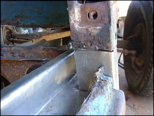 A Pickup Willys (F75) do Spin....-imagem-079-pickup-assoalho-direito-longarina.jpg