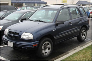 GV/Tracker sem saias-800px-1st-suzuki-vitara.jpg