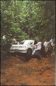 Qual vitara?-jipenetrj__treno_4x4_2002_123.jpg