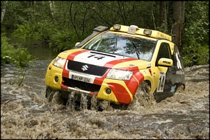 Volta da Suzuki ao Brasil-transsyberia_2007-team.jpg
