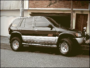 Estou pensando em comprar um Samurai ... o q vcs acham ???-sportage_levantada_134.jpg