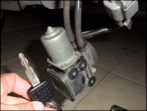 -bomba-de-ar-4x4-tracker-tamanho-e-local.jpg