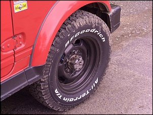Vitara com roda de Samurai-roda.jpg