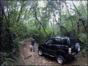 -gif-tracker-subindo-rampa.gif