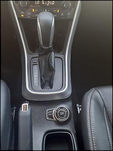 Suzuki S-Cross-console-scross.jpg