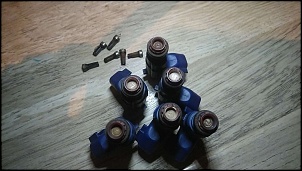GV3 2009 - Perfumarias e Lift 1 1/4&quot; feito em casa-gv3-v6-3.2-bicos-injetores-sujos-e-borrachas-esfarelando-com-90kkm.jpg