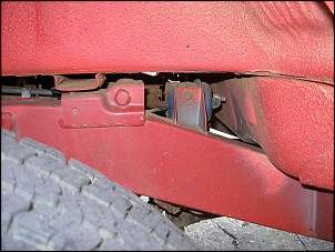 quero trocar o carpete... como vcs fizeram?-posicao-do-filtro-de-gasolina.jpg