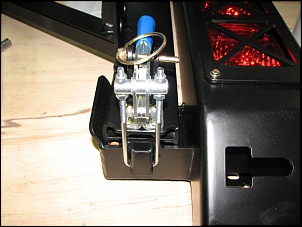 Lanterna Traseira Jeep Bandeirante-suporte-com-parachoque.13.jpg