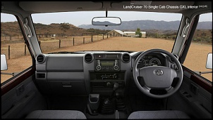 LC 200 no Brasil-175oi-interior-cab-chassis-gxl-dash-colour-749x422.jpg