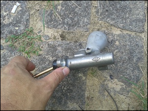 Procurando a primeira HiluxSW-007.jpg