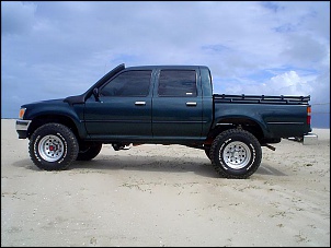 Fotos de Hilux-3-sem-escada-e-para-barros-pneus-e-snorkel.jpg