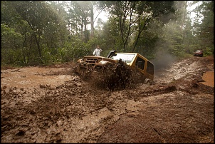 Trilhas no Sul-saindo-do-buraco.jpg