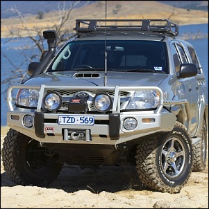 Quebra mato x policia caminera dos hermanos-hilux-arb-deluxe.jpg