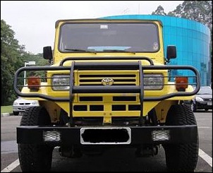 Toyota Bandeirante Curta 93-frente-amarela.jpg