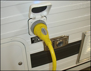 FlipPac Camper nacional para nossas picapes-shorepowerplug1.jpg