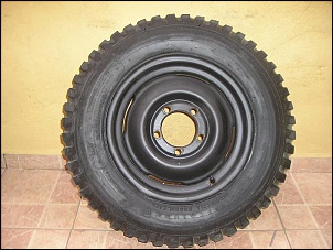 Vendo 5 rodas Originais com pneus militares para CJ-p1010210.jpg