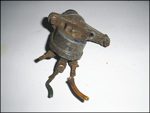 Vendo: Interruptor Luz Alta - Assoalho - Jeep CJ-5, Rural e F-75 - p/ Restauradores-pb040319-1.jpg