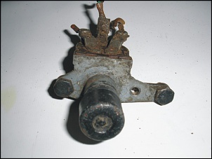 Vendo: Interruptor Luz Alta - Assoalho - Jeep CJ-5, Rural e F-75 - p/ Restauradores-pb040321-1.jpg