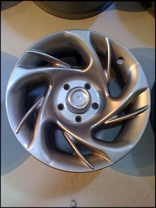 Vendo 4 Rodas aro 15 com Pneus Semi Novos-roda.jpg