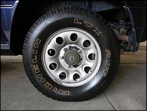 Vendo 2 x Pneu Michelin LTX A/T 215/75R15 - Semi-novo ~6.000Km-michelin_at_0km_01.jpg