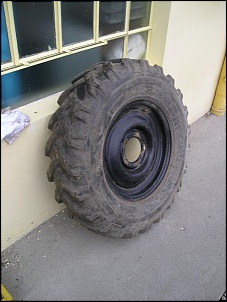 Vendo 01 pneu Fronteira 750x16 com roda 16 = R$ 250,00-p1010031.jpg