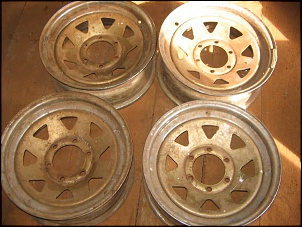 Vendo jogo de rodas modelo Triangular, aro 16, 6 furos.-img5857t.jpg