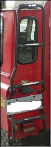 Vendo acessorios Defender-escada.jpg