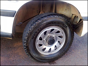 Vendo jogo de rodas e pneus p vitara - DF-15042010.jpg