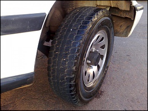 Vendo jogo de rodas e pneus p vitara - DF-15042010001.jpg