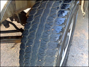 Vendo jogo de rodas e pneus p vitara - DF-15042010006.jpg