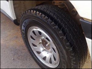 Vendo jogo de rodas e pneus p vitara - DF-15042010007.jpg