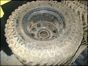 Vendo 4 pneus Maxxis Mudzilla 35 x 13,5 R16 com 4 rodas 16 com 13 polegadas-1.jpg