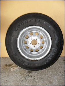 Vendo 1 roda mangels 15 x 8 com pneu lt 255-002.jpg