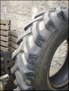 Vendo 4 pneus 7.5 16 + rodas 5f-dsc07366.jpg