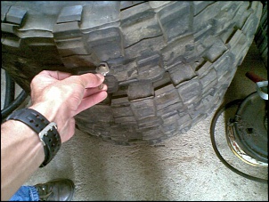 Vendo 4 pneus Armadilho 31x10.50 R15 c mais de 1/2 vida.-07122011-008-.jpg