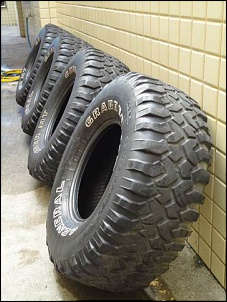 Vendo 4 pneus General Grabber MT - 33x12,5x15 - no RJ-2_alinhados.jpg