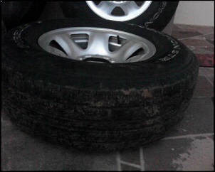 Vendo rodas Toyota hilux com pneus e calotas-img0059a.jpg