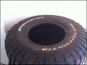 Vendo Pneu BFGoodrich 33x12,5 R15 Mud terrain KM2 0km nunca rodados. Estepe.-img_2855.jpg