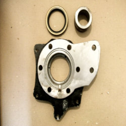 Vendo cambio clark 4 marchas-flange-lado-ca-mbio.jpg